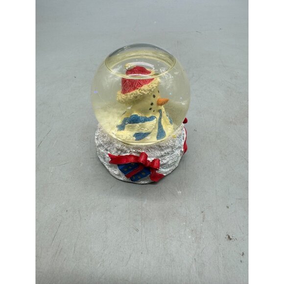 K's Collection Snowman Christmas Snow Globe With Red Bow & Wreath Base READ - Picture 2 of 6